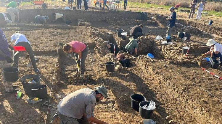 El Cerro del Villar busca nuevas pistas sobre los orígenes fenicios de Málaga