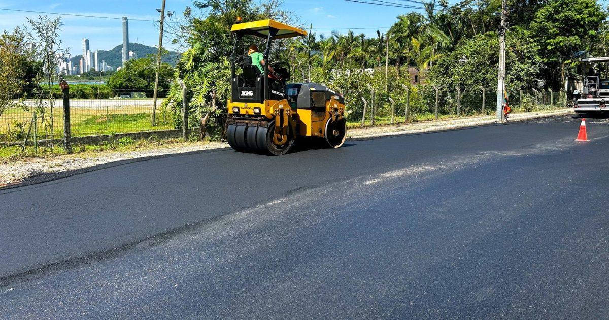 Balneário Camboriú abre licitação de quase R$ 21 milhões para asfaltar ruas da cidade