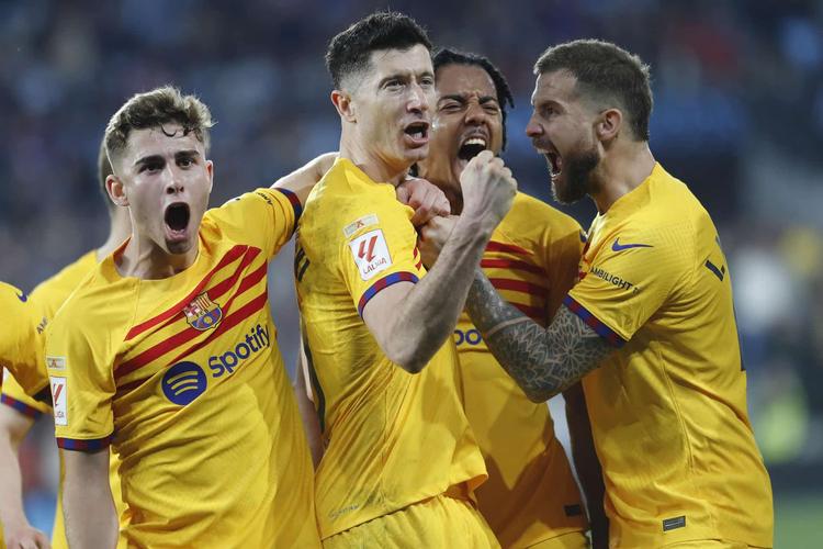 El Barça vence, pero sigue sin convencer a las puertas de Nápoles