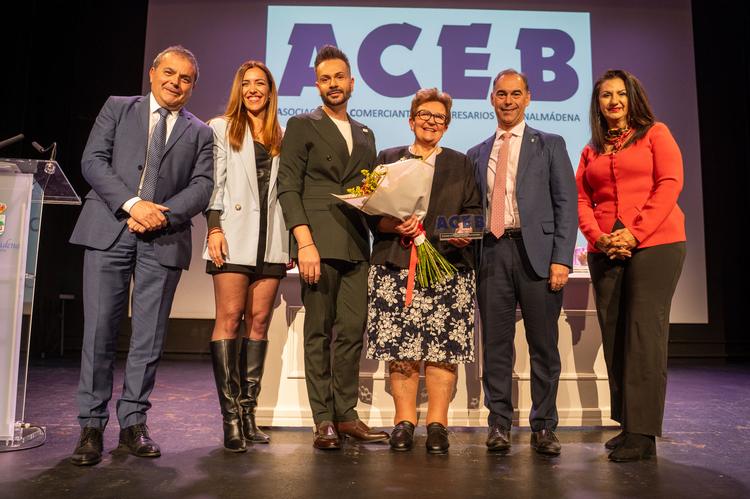 ELISA CADENAS Y ROCÍO JIMÉNEZ, EMPRESARIAS GALARDONADAS POR ACEB EN EL ACTO DEL DÍA DE LA MUJER