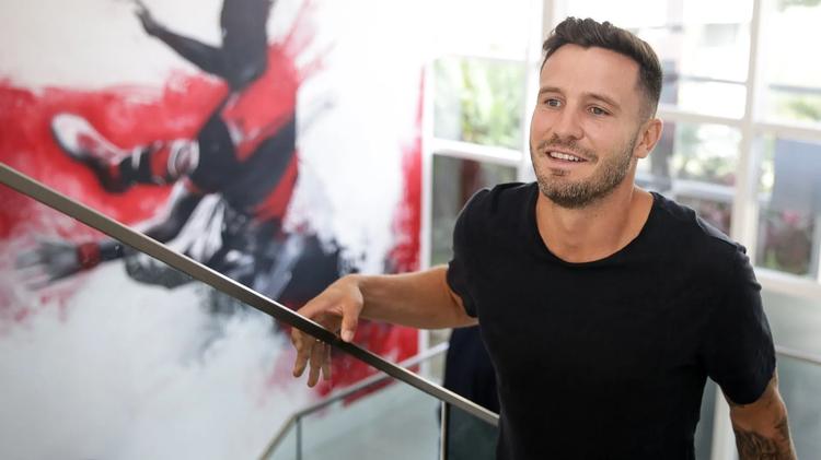 Saúl, do Flamengo, descobriu as músicas mais pornográficas do Brasil e decidiu usá-las nas redes