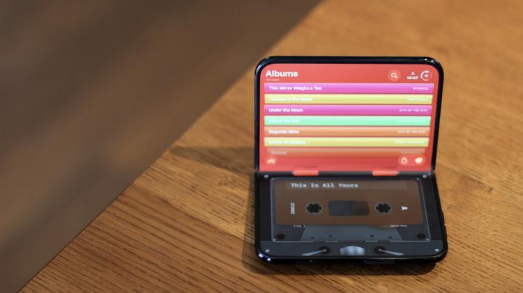 Apple iPhone Duo apps