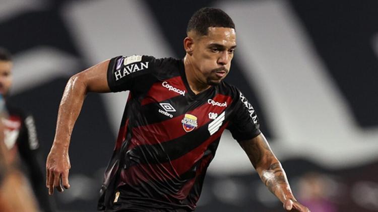 Athletico-PR empata com o Bragantino em casa
