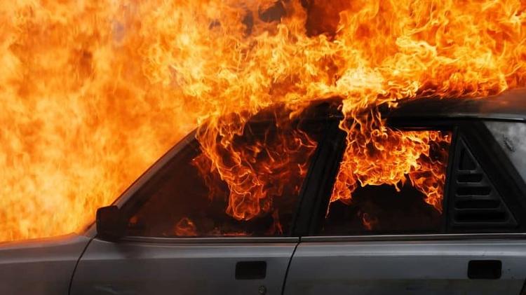 Nîmes : un véhicule prend feu dans un parking souterrain, 18 pompiers engagés