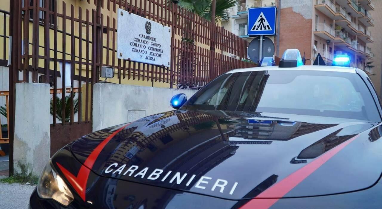 Aversa, scappa a bordo di uno scooter con la fidanzata: arrestato 22enne con droga