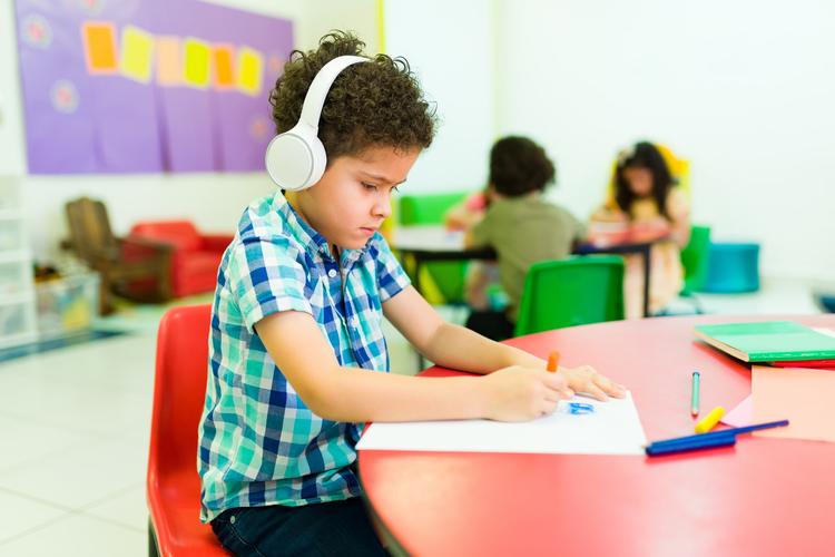 Mais diagnósticos significam mais casos? O que os dados sobre TDAH e autismo conseguem mostrar