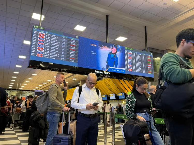 Aeroporto de Congonhas tem voos cancelados para o Santos Dumont após suspensão da operação no Rio