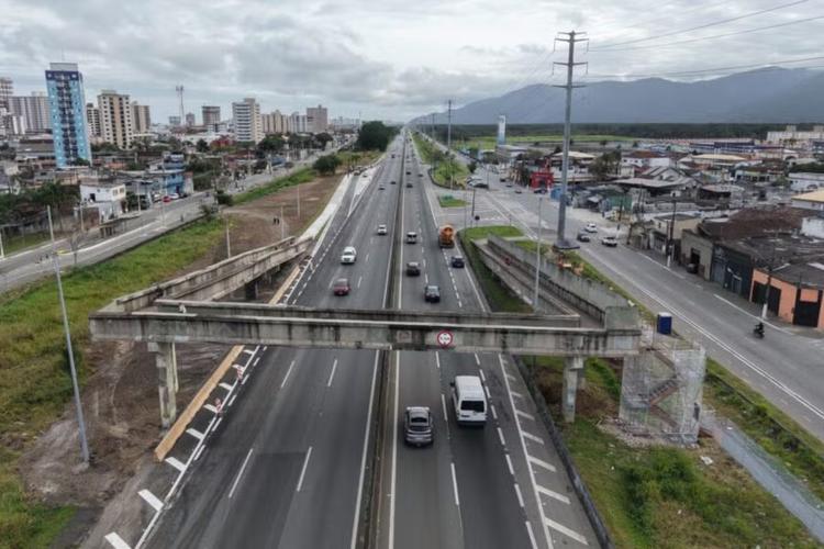 CNL começa obras em passarela na Padre Manoel da Nóbrega; serviço pode causar interdições