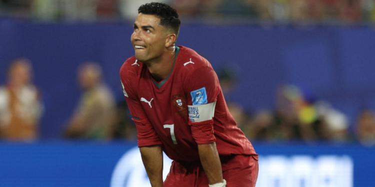 Ronaldo non lascia il Portogallo: «Posso ancora aiutare». A 21 gol dal traguardo dei mille