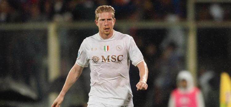 Napoli-Frosinone 3-0: De Bruyne trascina gli azzurri, Lang si sblocca