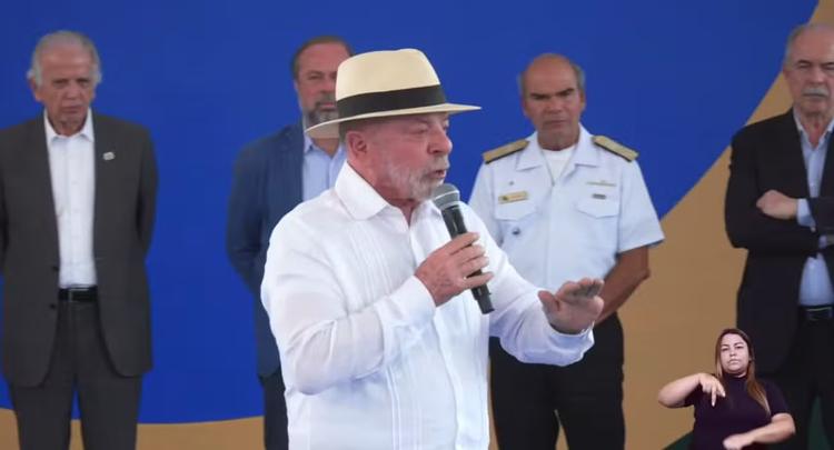 Lula diz que Brasil não pode andar de 'cabeça baixa' e defende enriquecimento de urânio para fins pacíficos