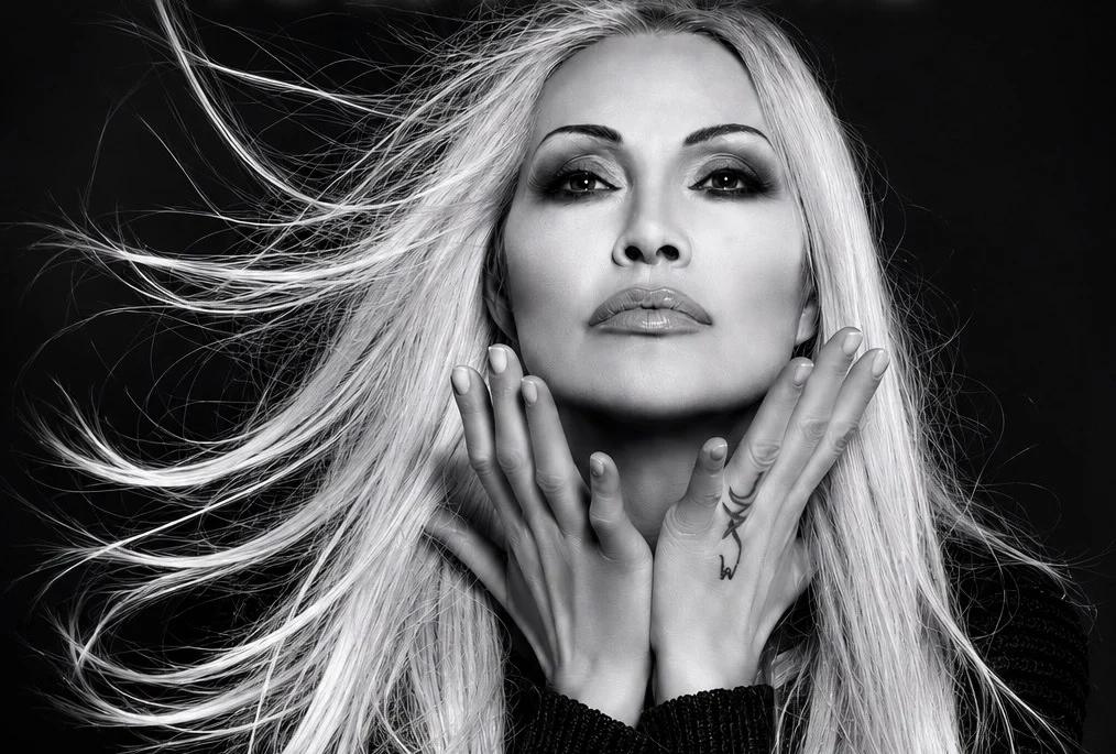 Anna Oxa ad Agropoli: il 22 agosto il tour Voce sorgente sul palco dell’Akropolis Music Arena
