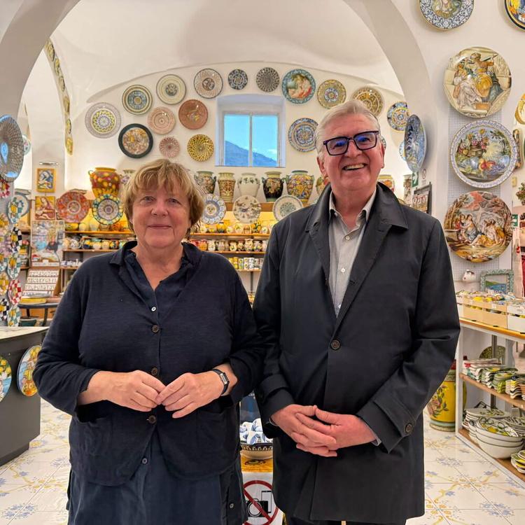 Angela Merkel a Ravello: visita, incontri e acquisti di ceramica