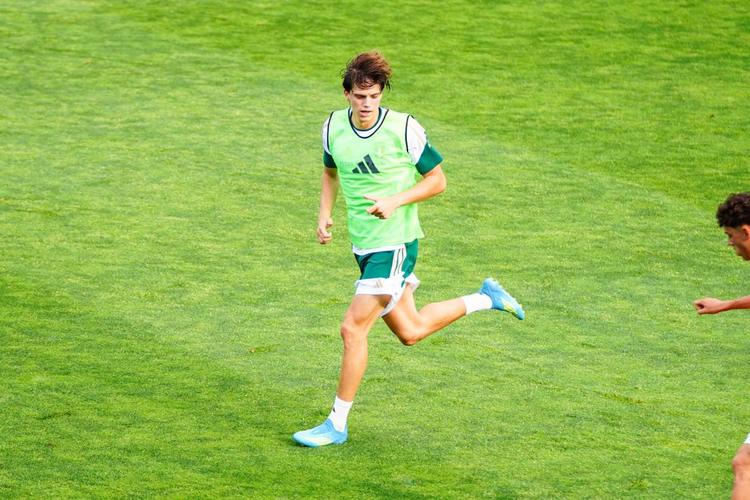 L'Inter sfida mezza Premier per il gioiellino Palestra
