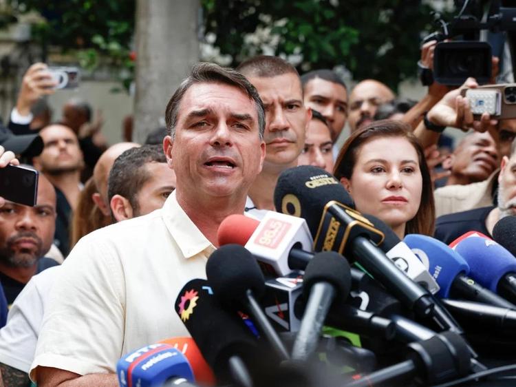 O que se sabe sobre a suposta fuga de Flávio Bolsonaro