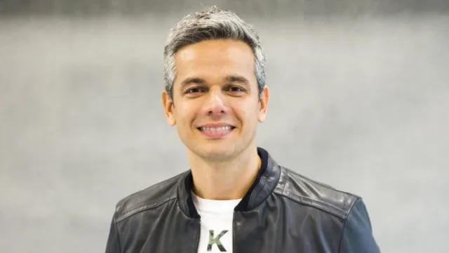 Otaviano Costa confirma lesão nos bastidores do Dança dos Famosos: 'Está tudo bem'