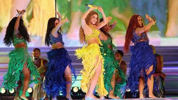Maternidade solo, resiliência e força: como Shakira exaltou mulheres durante show em Copacabana
