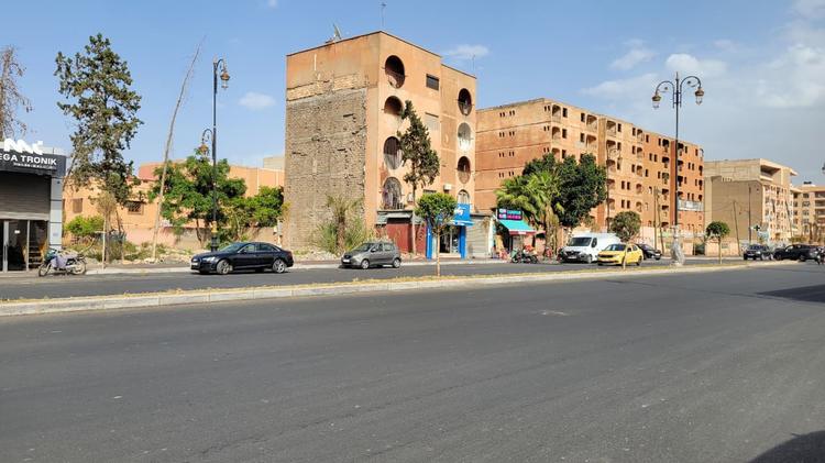 الوالي خطيب الهبيل يتدخل لانهاء عبث احتلال أرصفة شارع مولاي عبد الله بمراكش