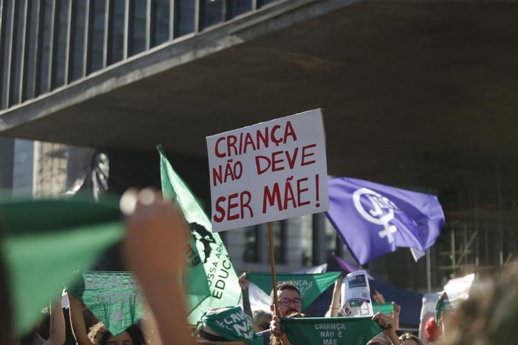 Quase 250 bebês nasceram de meninas estupradas em MS em 2025, aponta Ministério da Saúde
