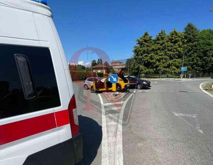 agliè scontro tra due auto