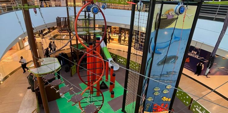 Acidente com menino de 8 anos em brinquedo de shopping em Porto Alegre será investigado pela polícia