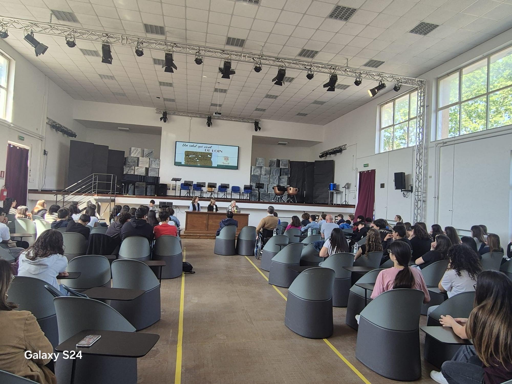 Eboli, il “Perito-Levi” cuore dell’Erasmus+: un viaggio tra i papiri con gli studenti di Bruxelles