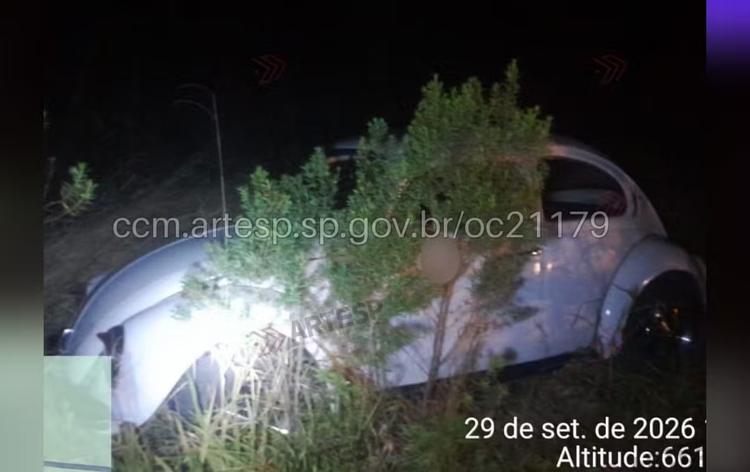 Motorista morre após sofrer mal súbito e bater carro em canaleta de rodovia em Itaberá