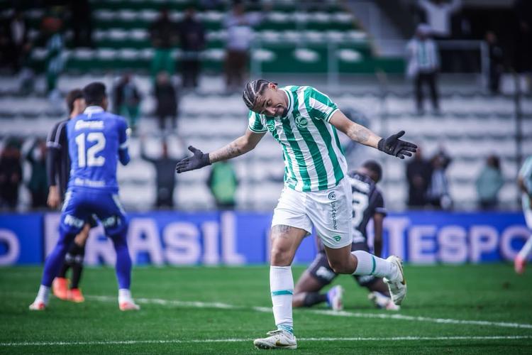 Juventude domina a Ponte Preta no Jaconi e vence por 3×0