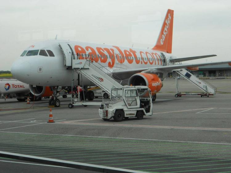 “Troppe carrozzine, non c’è spazio”: EasyJet nega ingresso alla Nazionale paralimpica di calcio