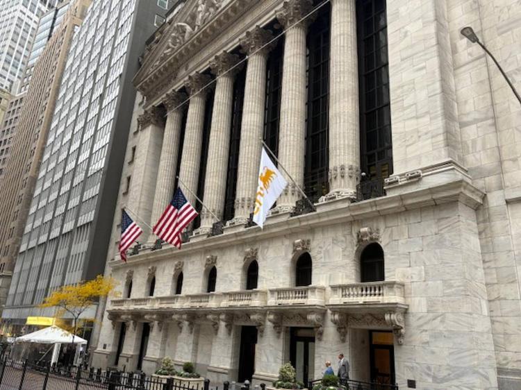 Balzo del Dow Jones: i mercati scommettono sul successo della pace