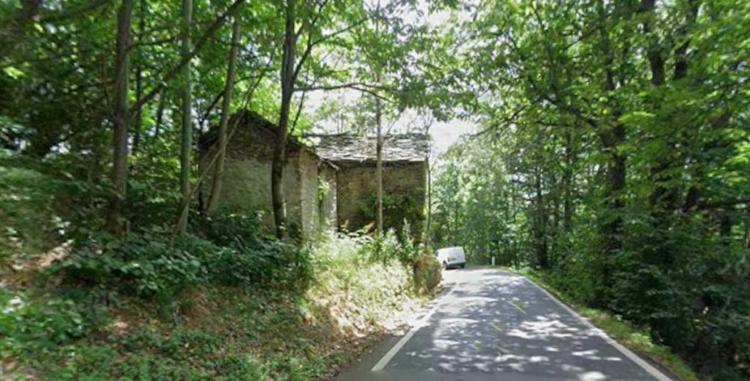 pont canavese sp 46 di Frassinetto casa da demolire