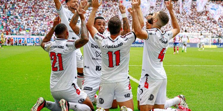 Vitória conquista o Campeonato Baiano em cima do Bahia após sete anos