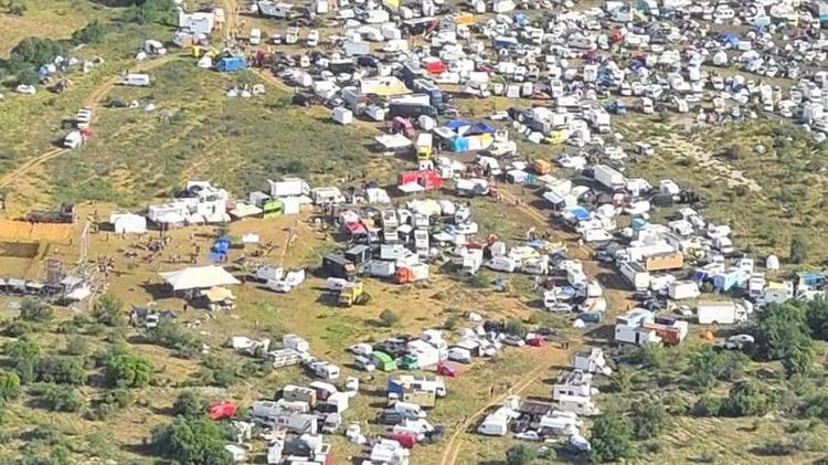 Hérault : rave-party géante, 1 000 personnes toujours présentes ce lundi