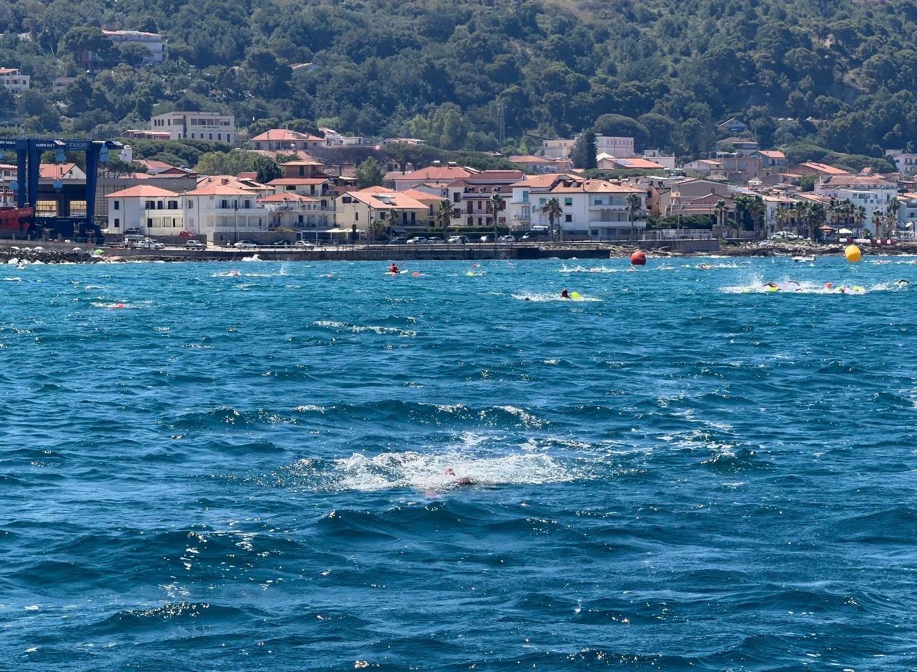 Castellabate si conferma capitale del nuoto in acque libere: oltre 350 atleti al Gran Prix Nazionale
