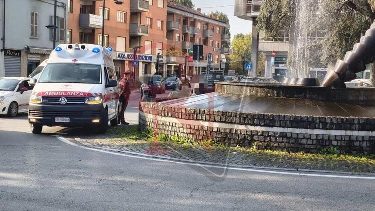 rivarolo canavese bicicletta urtata da auto in piazza chioratti