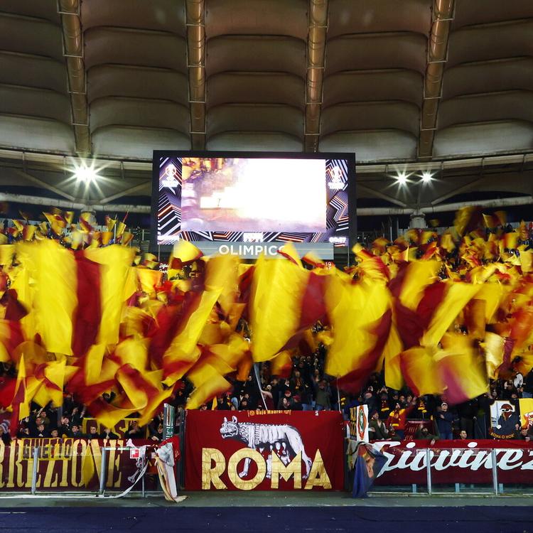 Saluti romani in curva sud, daspo a 16 tifosi della Roma
