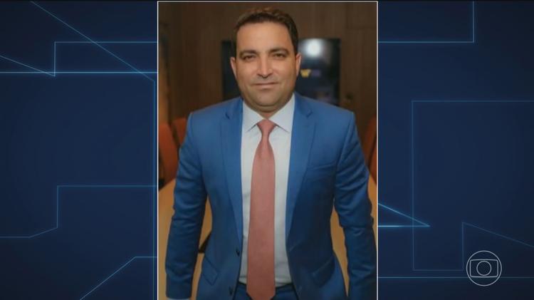 PF faz buscas contra Humberto Pradera, ex-secretário de TI do STJ, suspeito de repassar informações sigilosas a Willer Tomaz, amigo de Flávio Bolsonaro