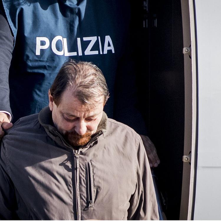 Cesare Battisti denuncia il sovraffollamento nel carcere di Massa: "Situazione al collasso"