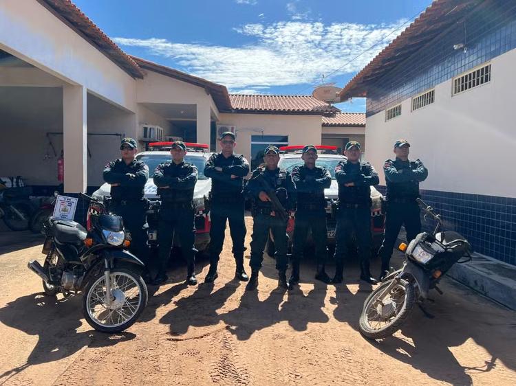 Suspeito de furtar duas motos é preso em Prainha; PM recupera os veículos e celulares