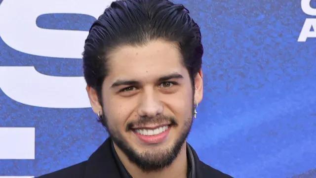 Zé Felipe fala sobre ex-relacionamentos e relembra vício em remédios