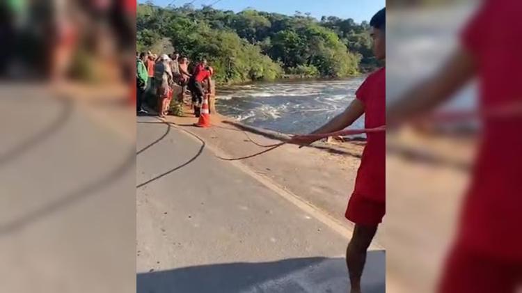 Corpo de adolescente que estava em micro-ônibus que caiu no Rio Curuá-Una é encontrado em Santarém