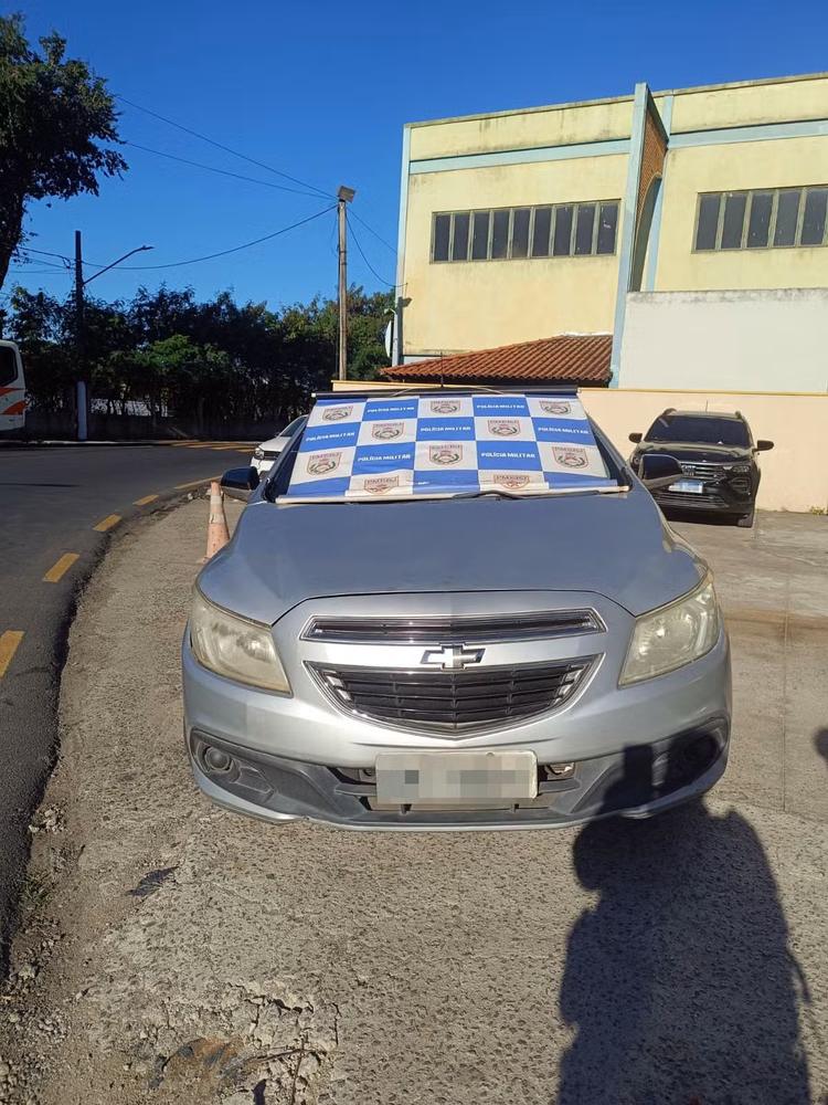 Carro com registro de furto e roubo é recuperado após monitoramento por câmeras em Barra Mansa