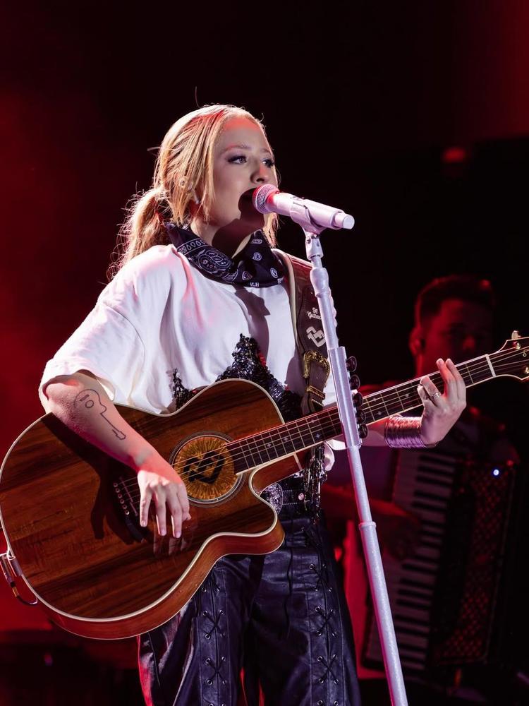 Mari Fernandez grava novo DVD intimista em Fortaleza e reforça conexão com suas origens