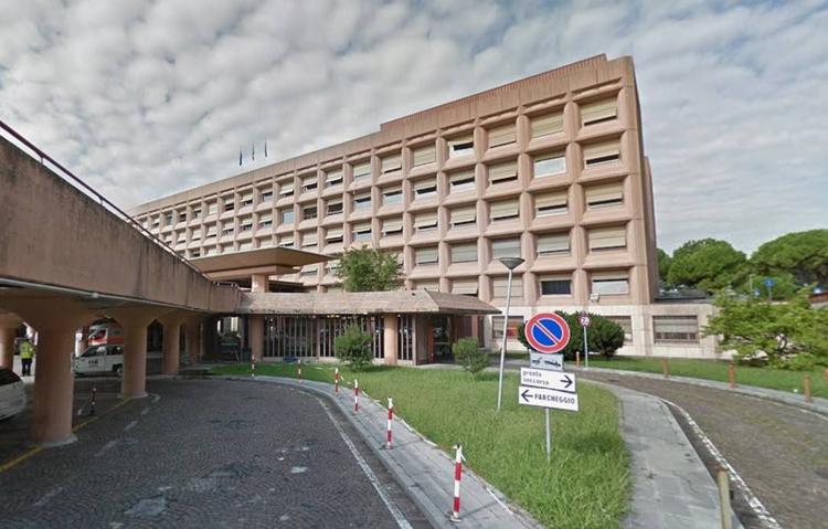 Morto dopo 10 giorni di coma lo studente di Monopoli precipitato da un balcone durante la gita scolastica