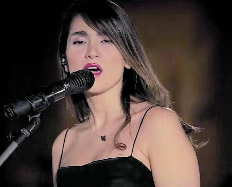 La cantante Parastoo condannata a 74 frustate per un video sul web
