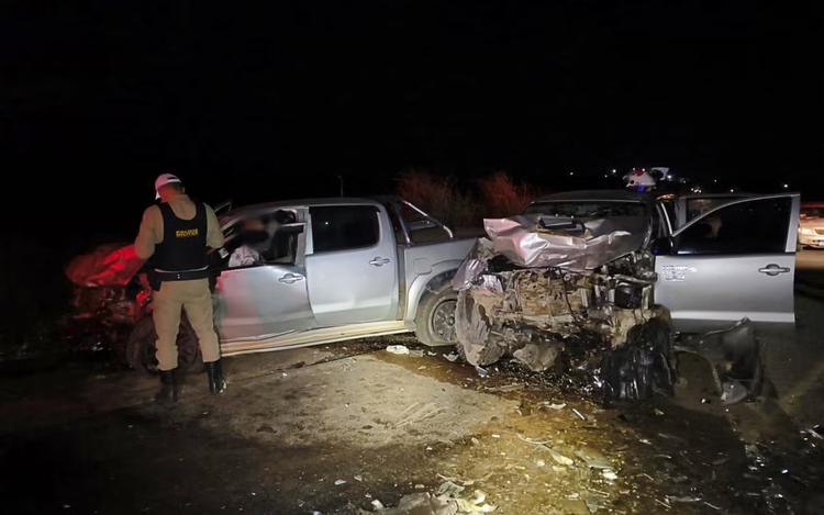 Batida frontal entre caminhonetes deixa cinco feridos na MGC-179, entre Machado e Alfenas