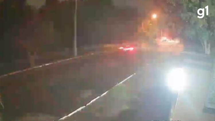 VÍDEO mostra perseguição a carro roubado que terminou com morte de motoboy no RS