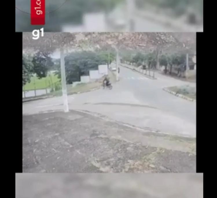 Motociclista  morre após bater em meio-fio, cair em vala e atingir muro em Itueta; VÍDEO