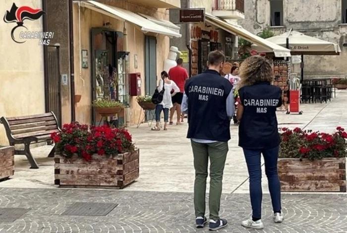 Blitz del Nas in Costiera Amalfitana e Cilento: sequestrati oltre nove quintali di alimenti e chiuse attività