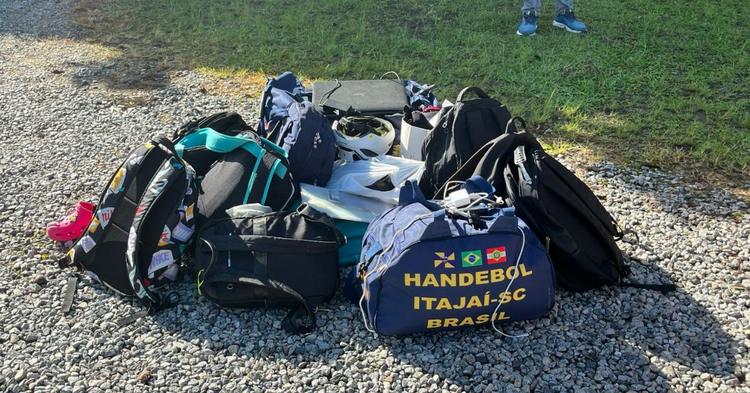 Atletas de handebol com viagem internacional relatam desespero durante afundamento de prédio em Itajaí